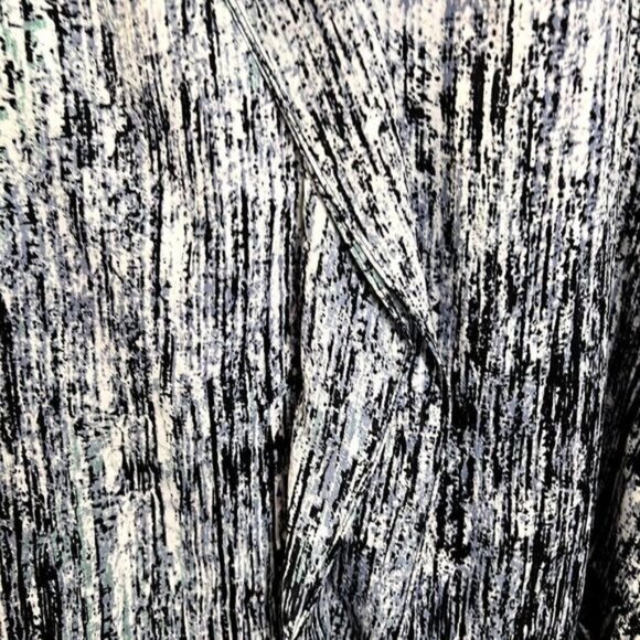 bcbgmaxazria Women's V-neck‎ Ruffle Front Sleeveless Top - Picture 5 of 6